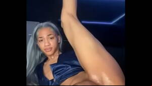 light skin shemale porn - Light skin trans playing with herself - XVIDEOS.COM